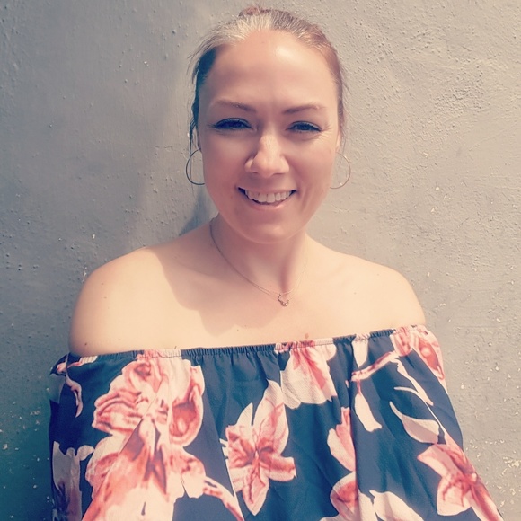 Meet your Posher, Brooke - Picture 3 of 5